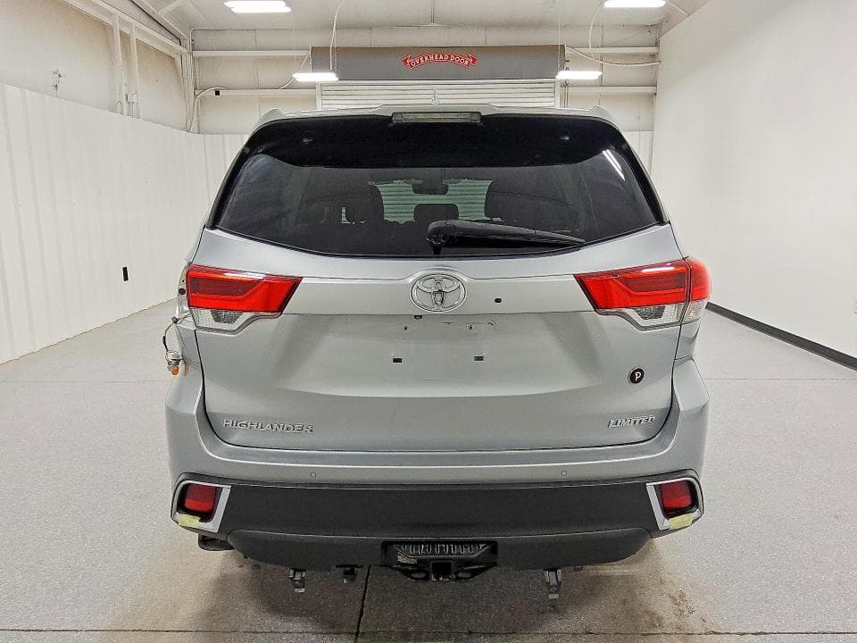 2018 TOYOTA HIGHLANDER LIMITED 6