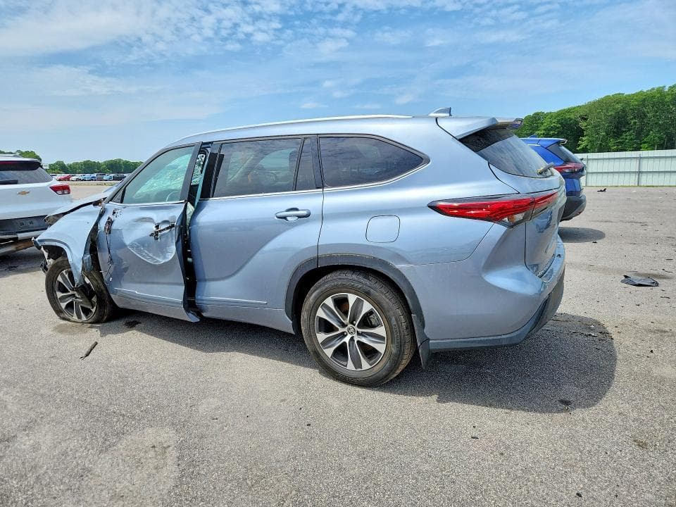 2021 TOYOTA HIGHLANDER XLE XLE 2