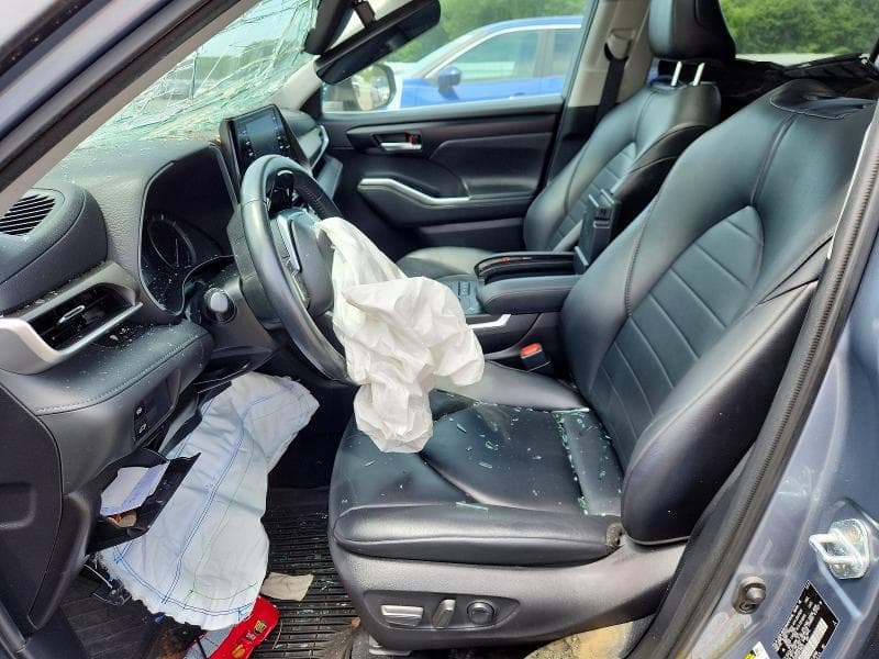 2021 TOYOTA HIGHLANDER XLE XLE 7