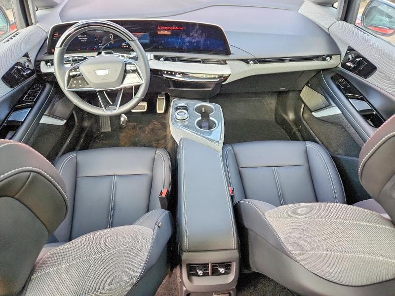 2025 CADILLAC OPTIQ SPORT 8