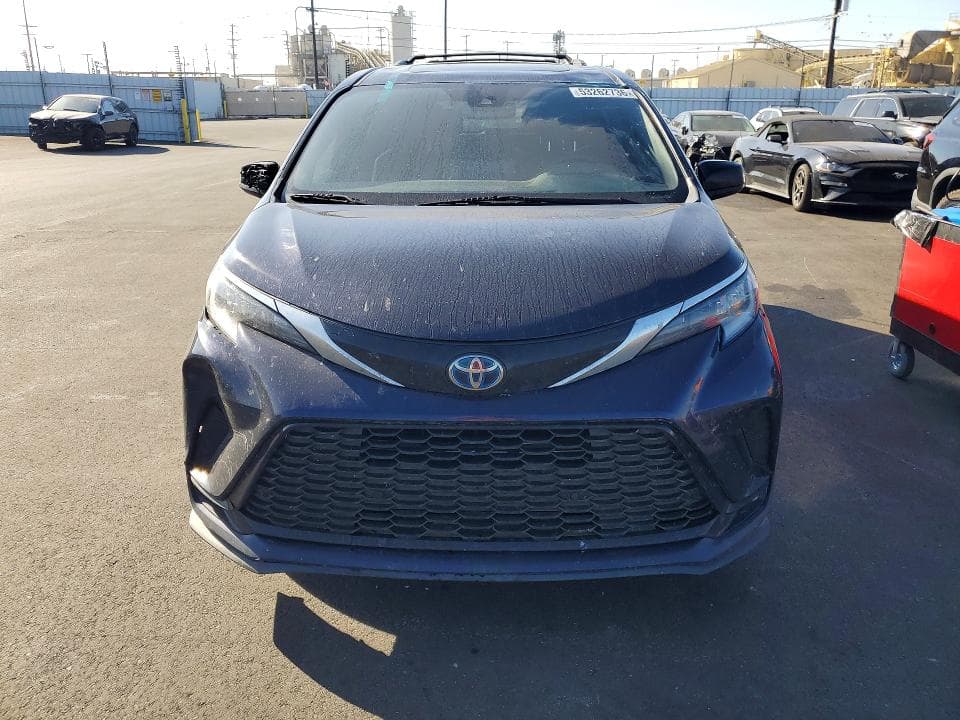 2022 TOYOTA SIENNA XSE XSE 5