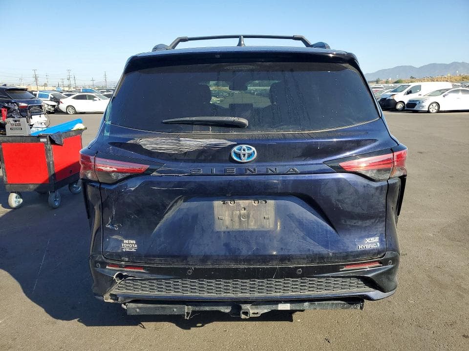 2022 TOYOTA SIENNA XSE XSE 6