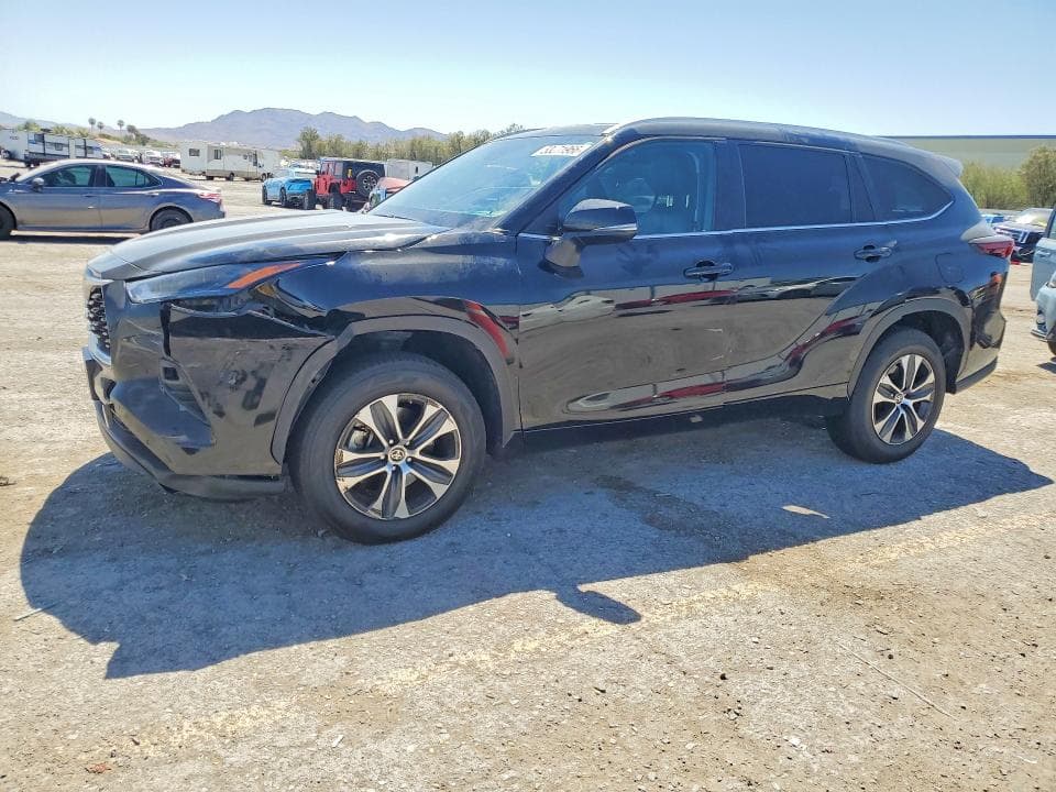 2024 TOYOTA HIGHLANDER XLE 1