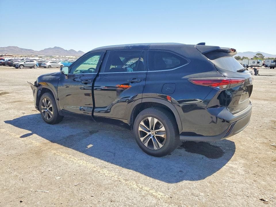 2024 TOYOTA HIGHLANDER XLE 2