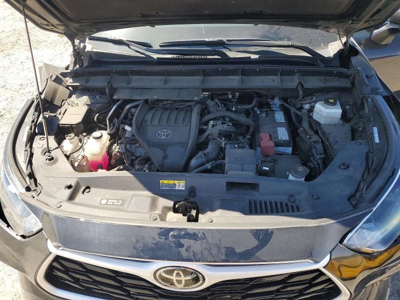 2024 TOYOTA HIGHLANDER XLE 12