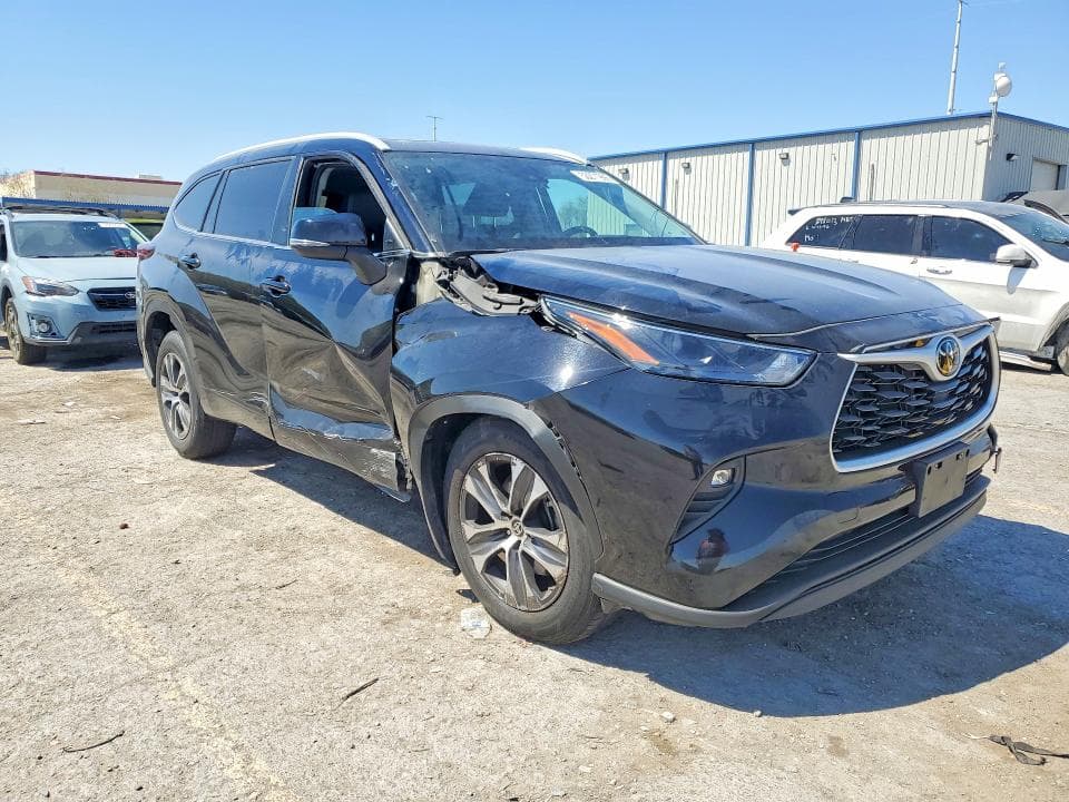 2024 TOYOTA HIGHLANDER XLE 4