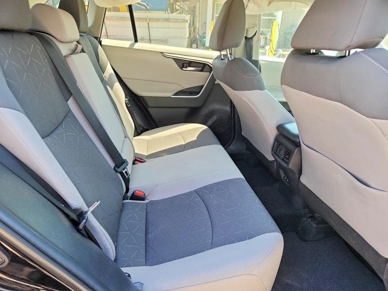 2021 TOYOTA RAV4 XLE XLE 11