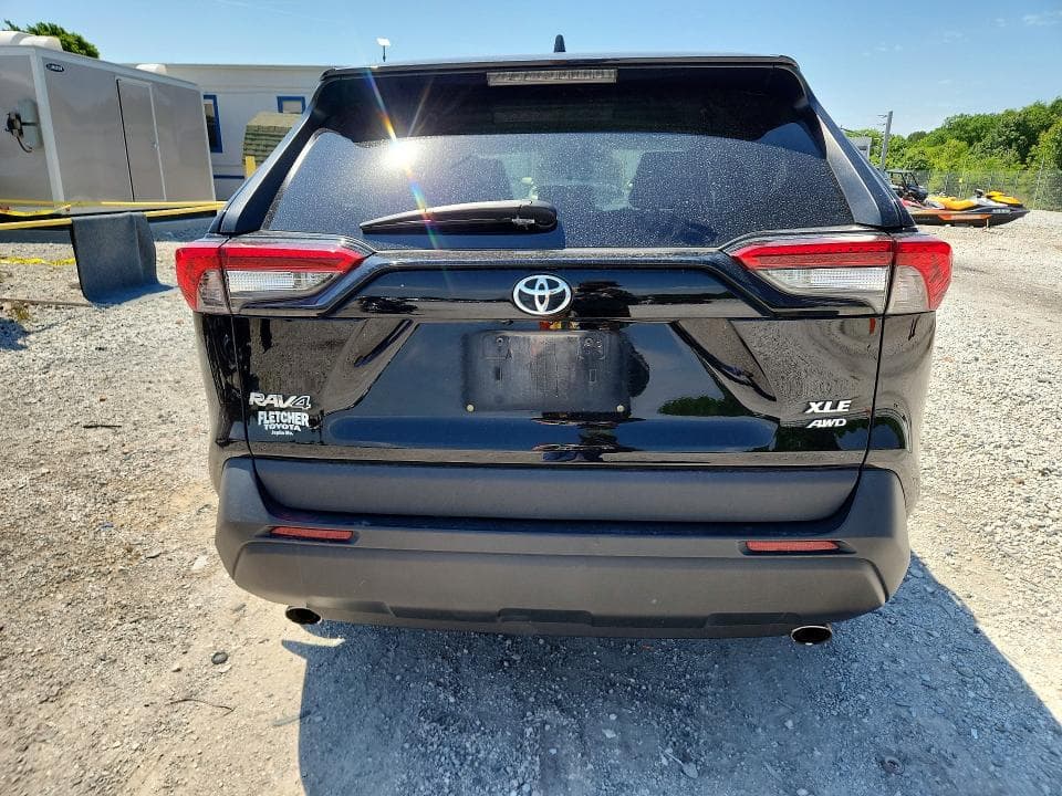 2021 TOYOTA RAV4 XLE XLE 6