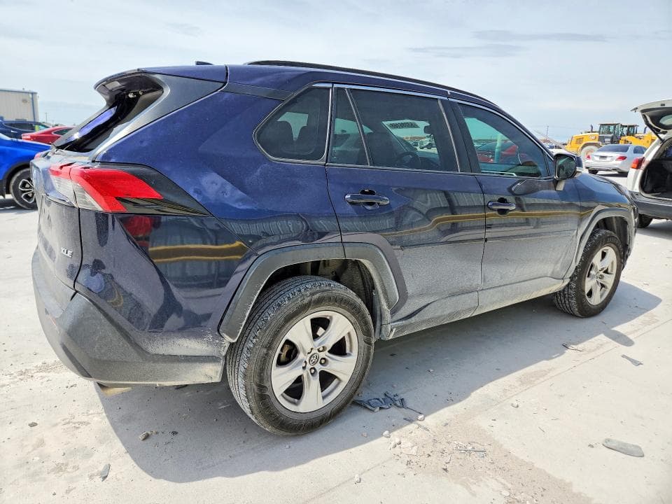 2020 TOYOTA RAV4 XLE XLE 3