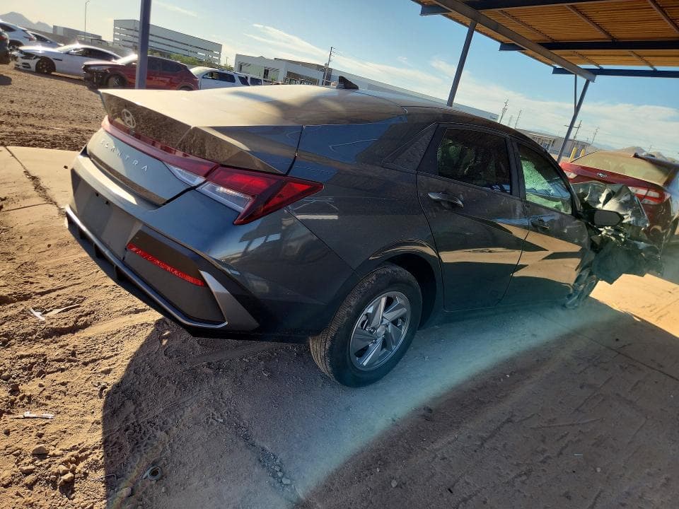 2026 HYUNDAI ELANTRA SE 3