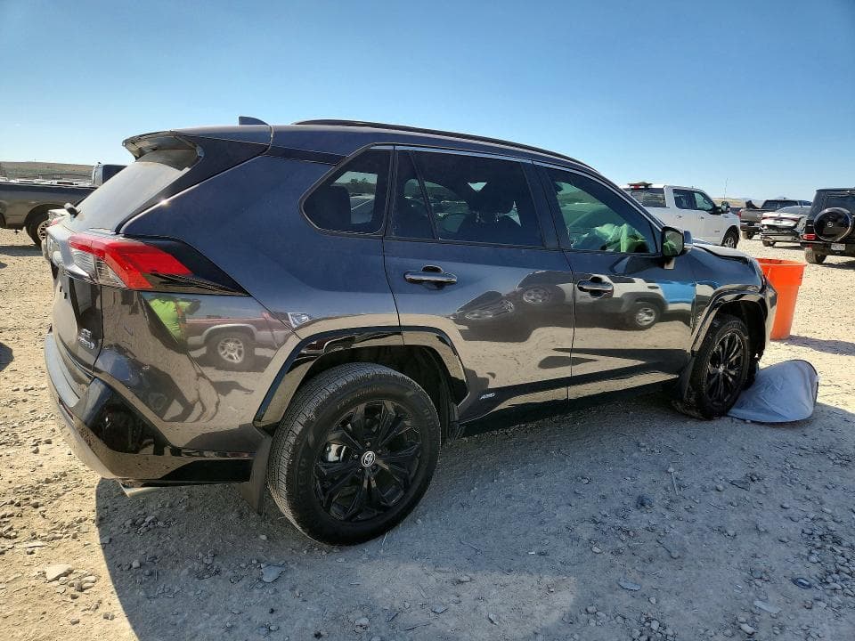 2024 TOYOTA RAV4 SE 3