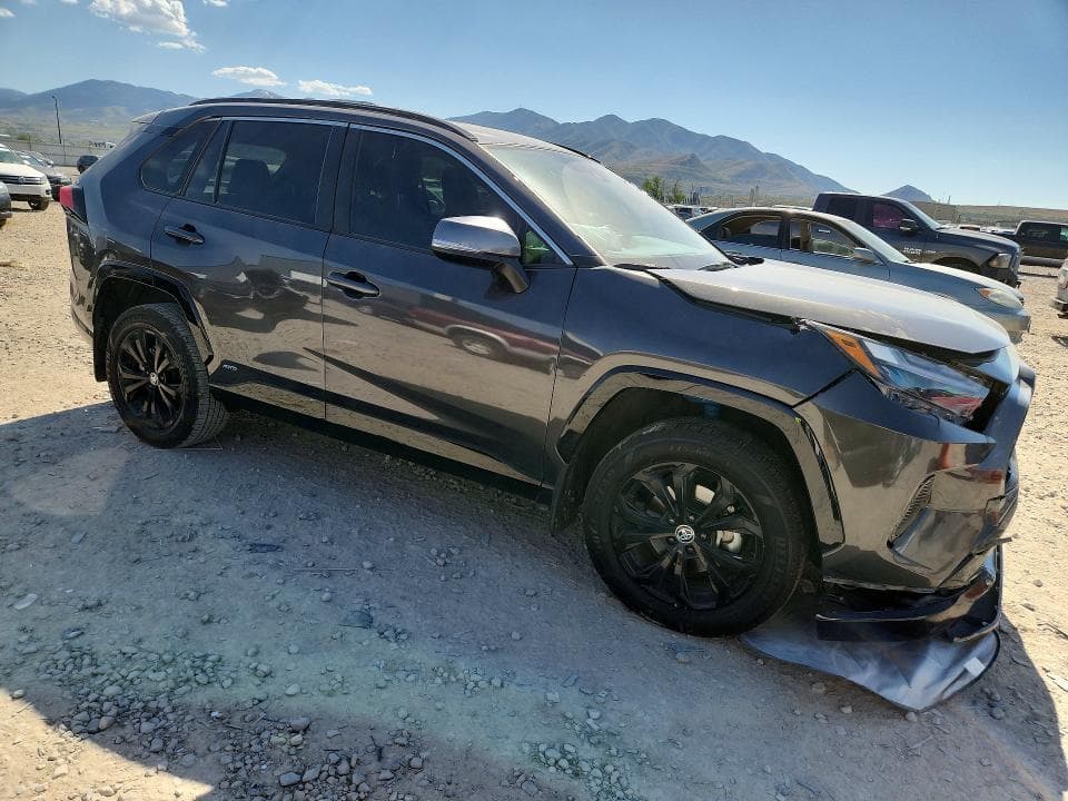 2024 TOYOTA RAV4 SE 4