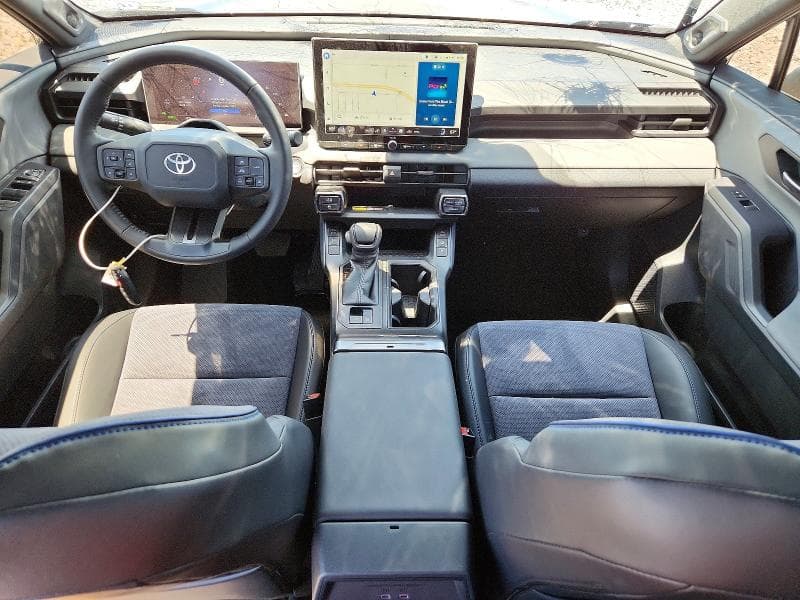 2026 TOYOTA RAV4 XSE 8