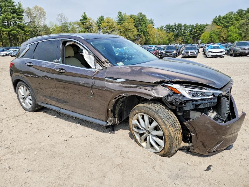 2019 INFINITI QX50 ESSENTIAL ESSENTIAL 4