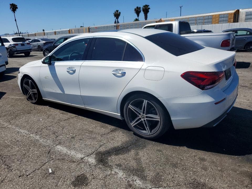 2021 MERCEDES-BENZ A 220 2