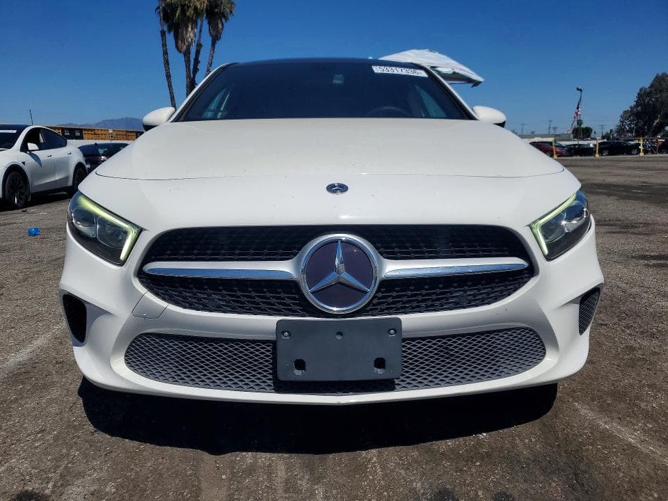 2021 MERCEDES-BENZ A 220 5