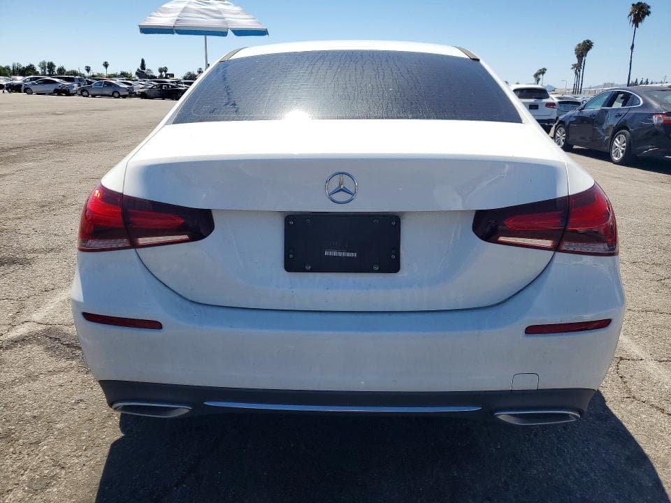2021 MERCEDES-BENZ A 220 6