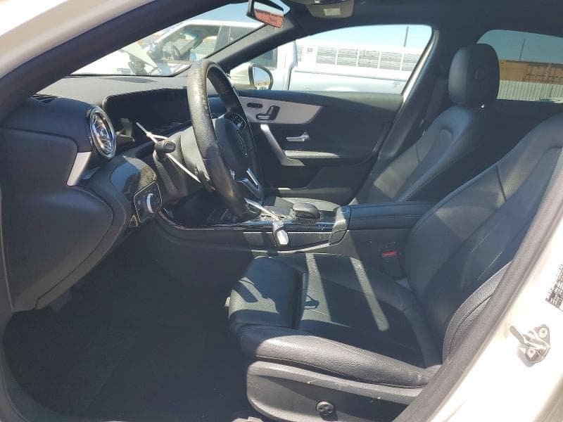 2021 MERCEDES-BENZ A 220 7