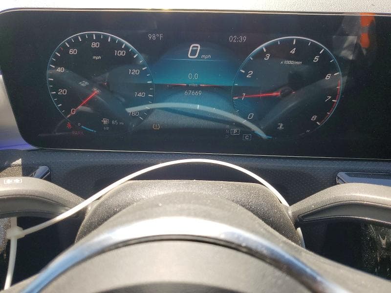 2021 MERCEDES-BENZ A 220 9