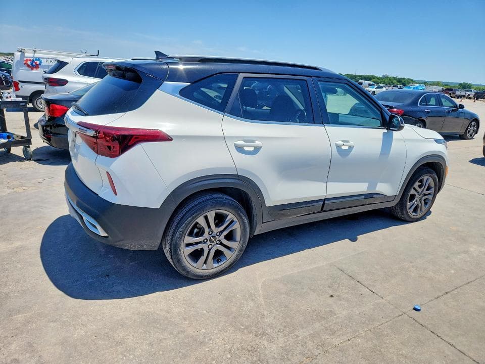2022 KIA SELTOS S S 3