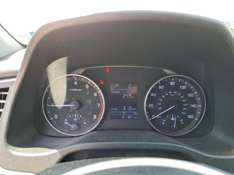 2017 HYUNDAI ELANTRA SE 9
