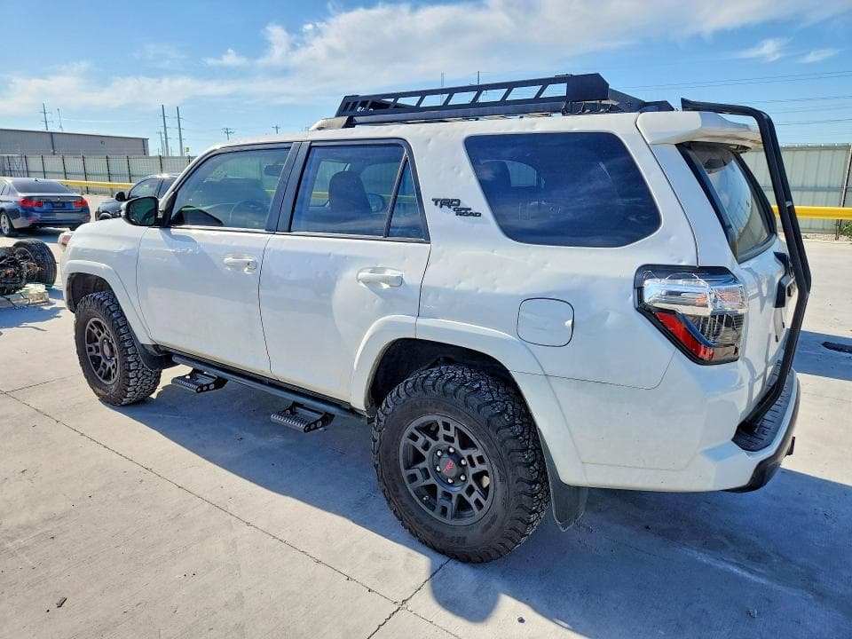 2019 TOYOTA 4RUNNER 2