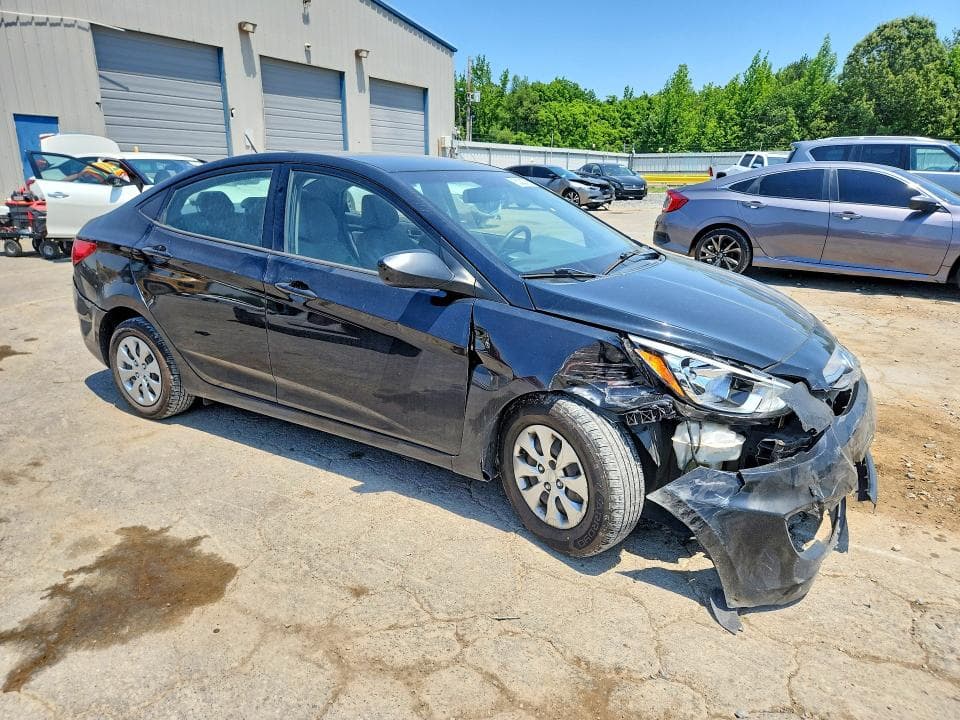 2017 HYUNDAI ACCENT SE 4