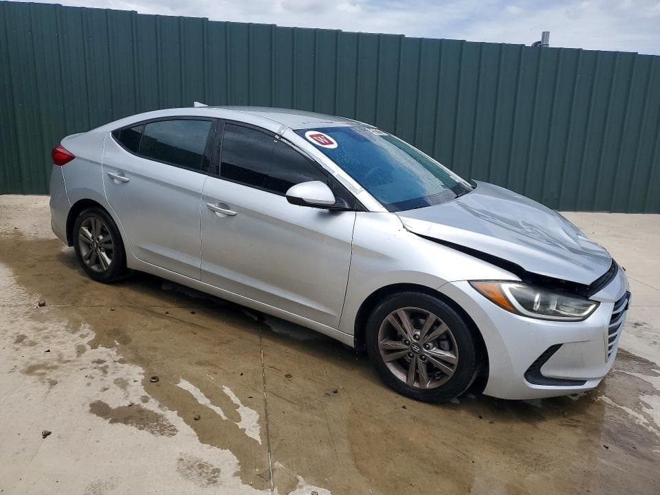 2018 HYUNDAI ELANTRA SEL 4
