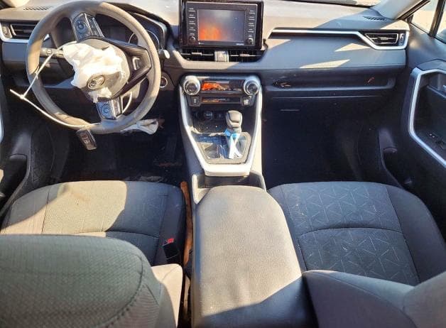 2021 TOYOTA RAV4 XLE XLE 8