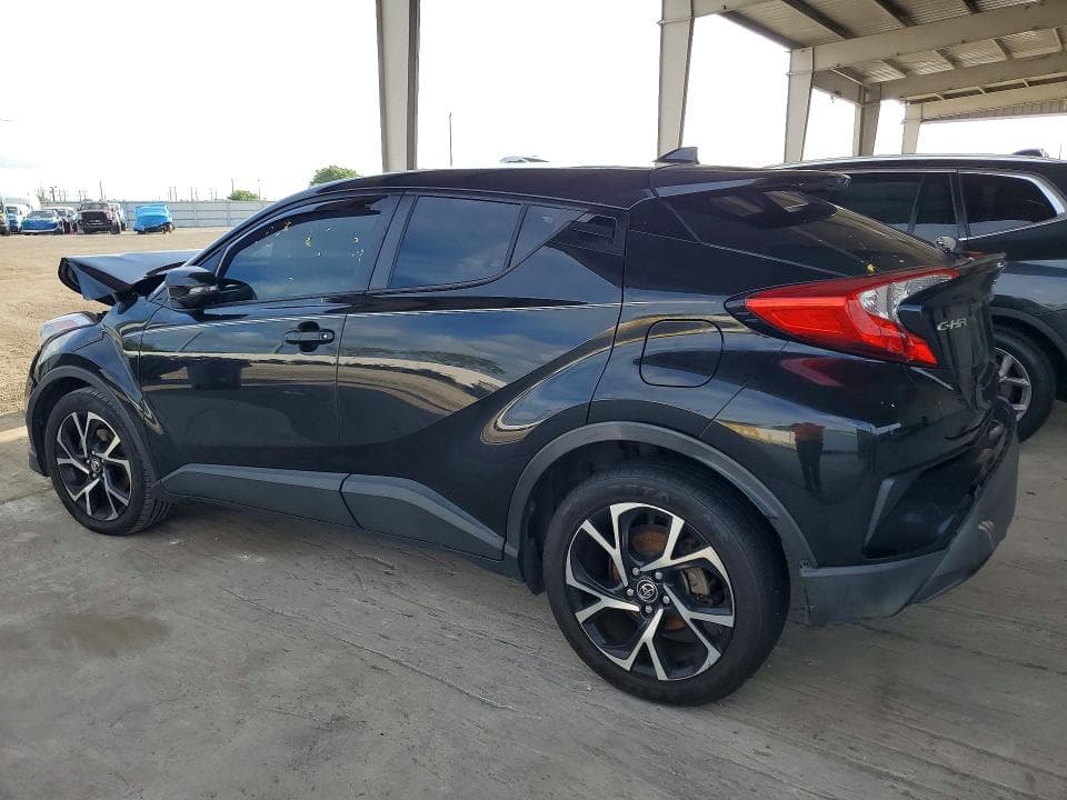 2018 TOYOTA C-HR XLE 2