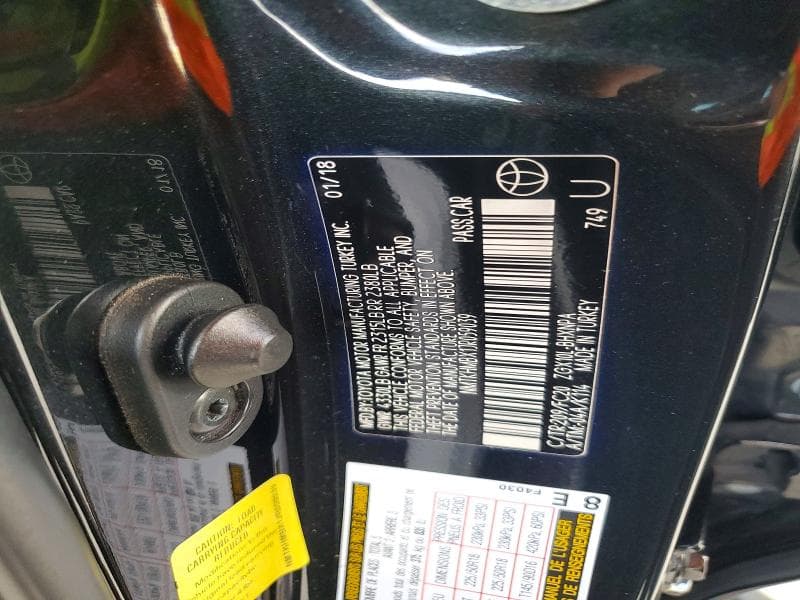 2018 TOYOTA C-HR XLE 12