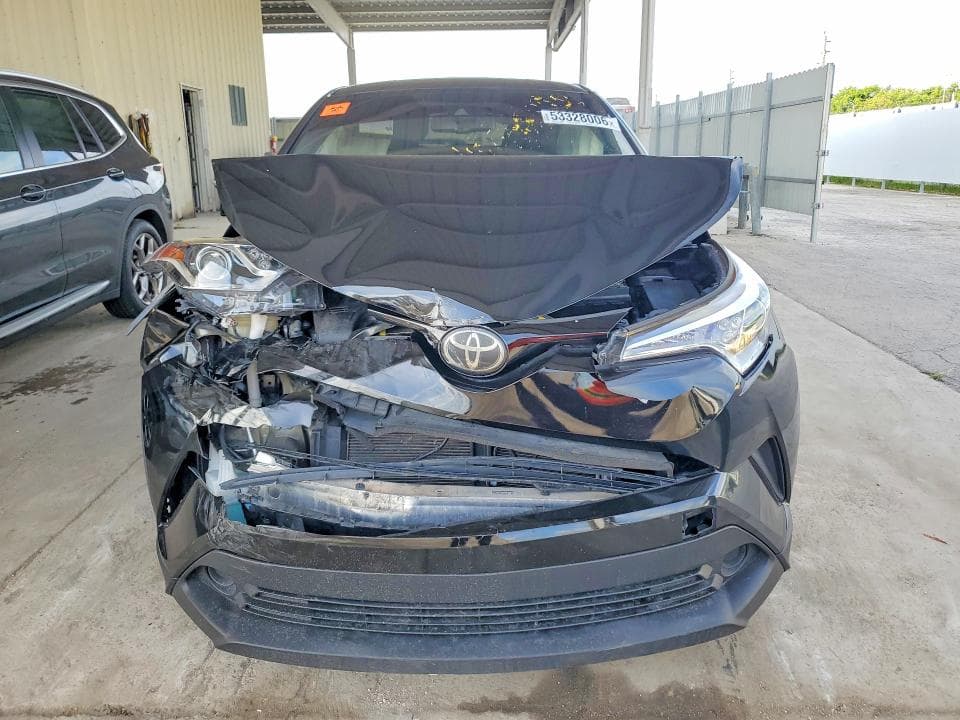 2018 TOYOTA C-HR XLE 5