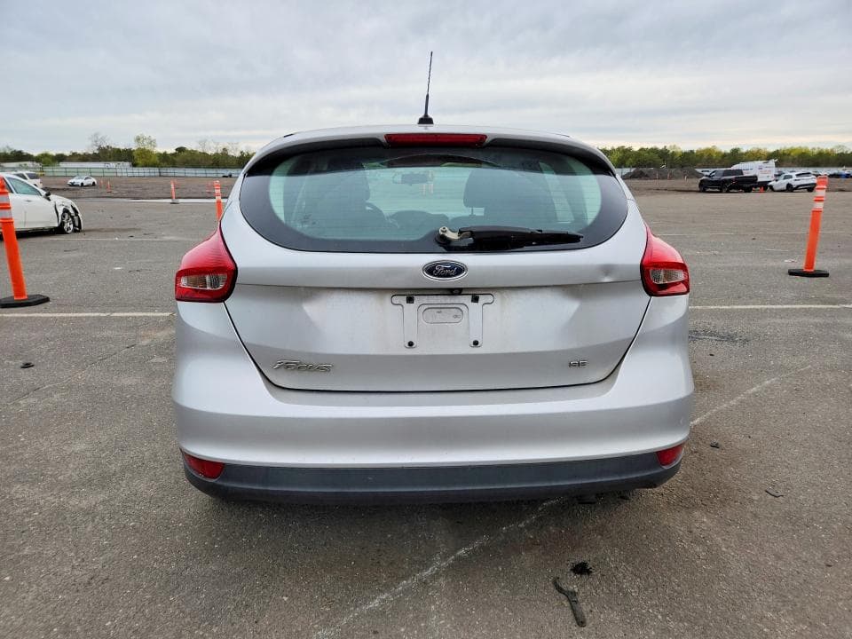 2017 FORD FOCUS SE 6