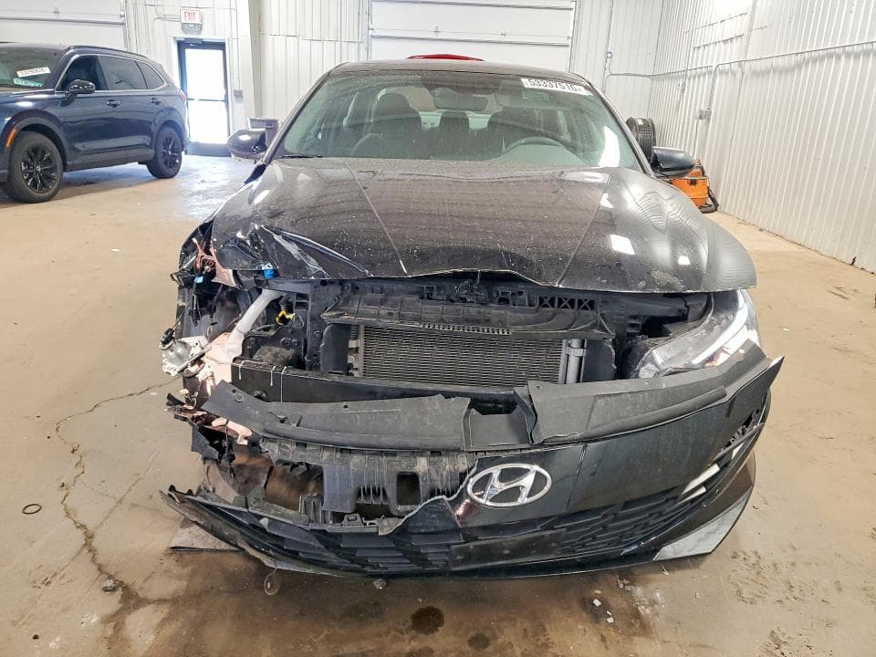 2023 HYUNDAI ELANTRA BLUE 5