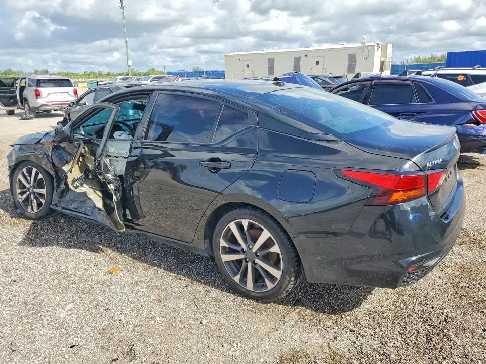 2021 NISSAN ALTIMA SV 3
