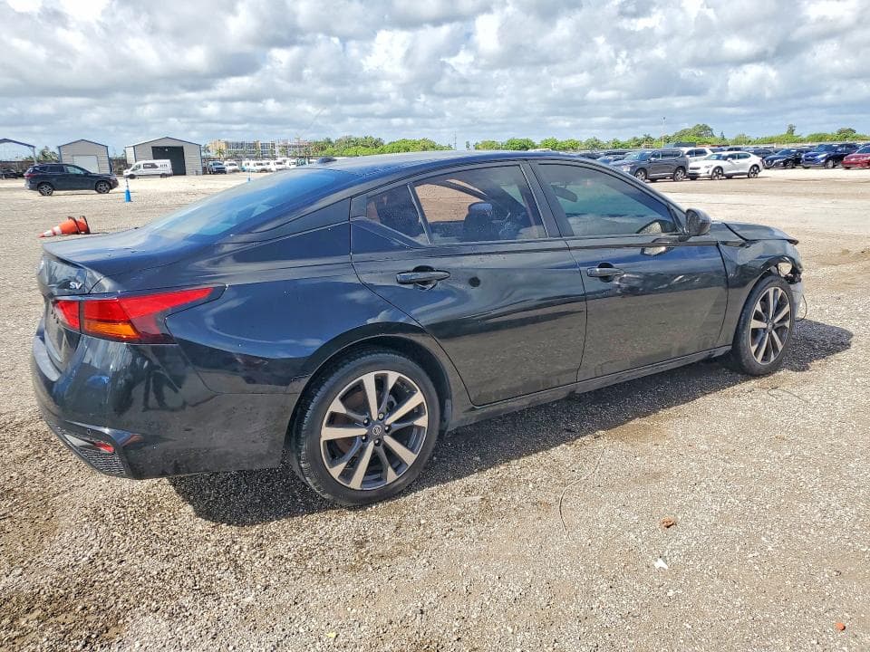 2021 NISSAN ALTIMA SV 4