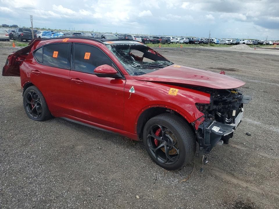 2018 ALFA ROMEO STELVIO QUADRIFOGLIO 4