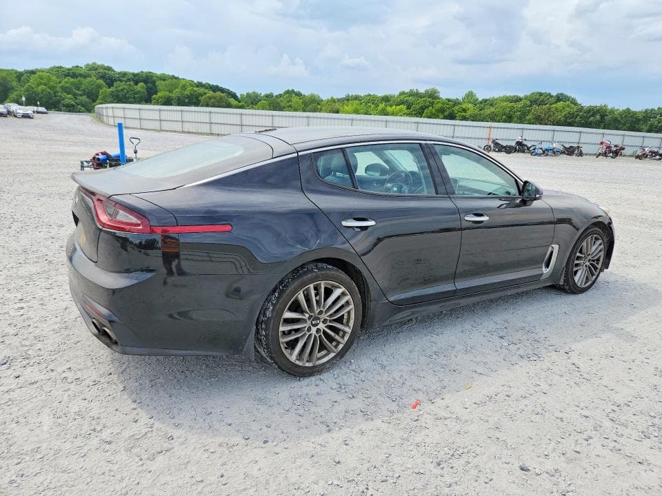 2018 KIA STINGER BASE 3