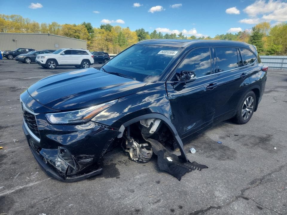 2022 TOYOTA HIGHLANDER XLE - 1