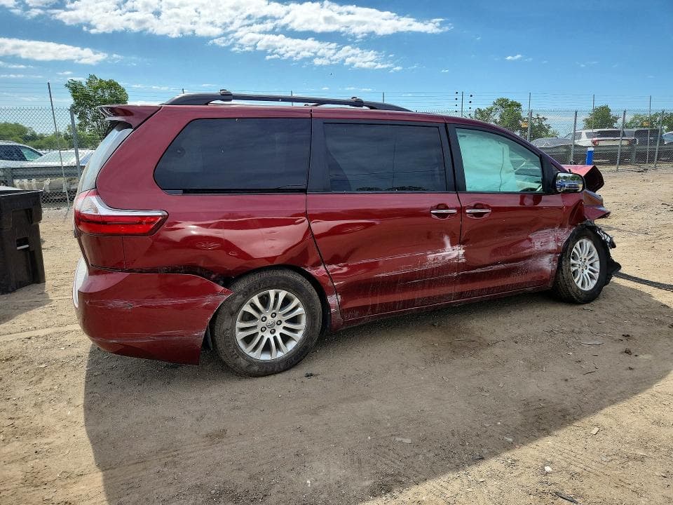 2017 TOYOTA SIENNA XLE 8-PASSENGER XLE 8-PASSENGER 3
