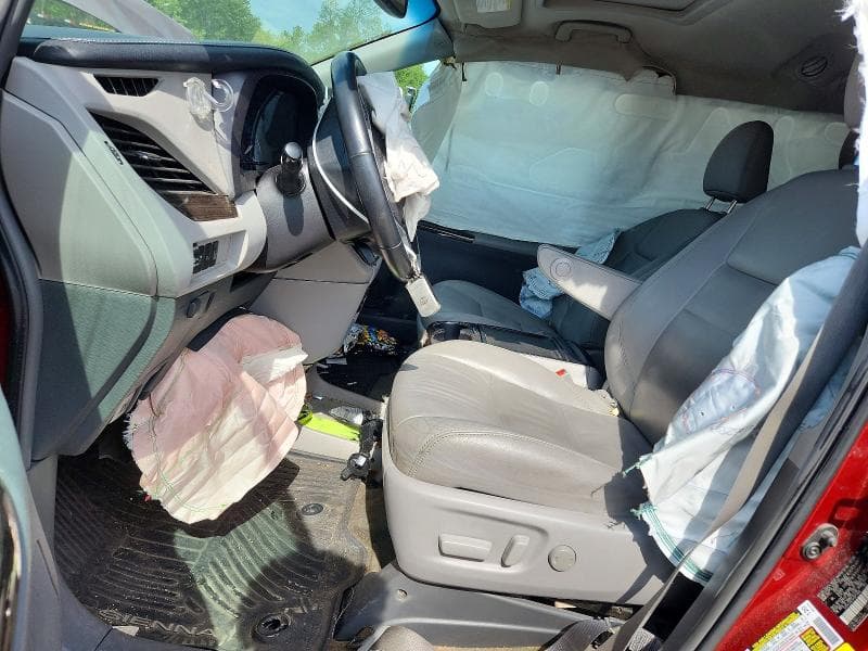 2017 TOYOTA SIENNA XLE 8-PASSENGER XLE 8-PASSENGER 7