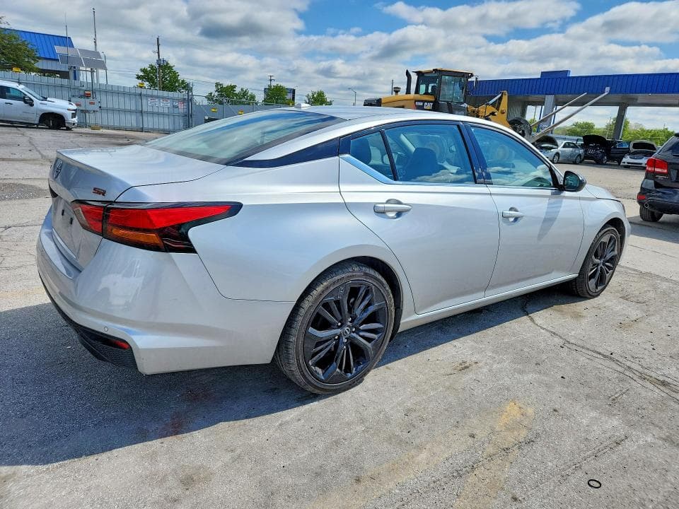 2024 NISSAN ALTIMA SR 3