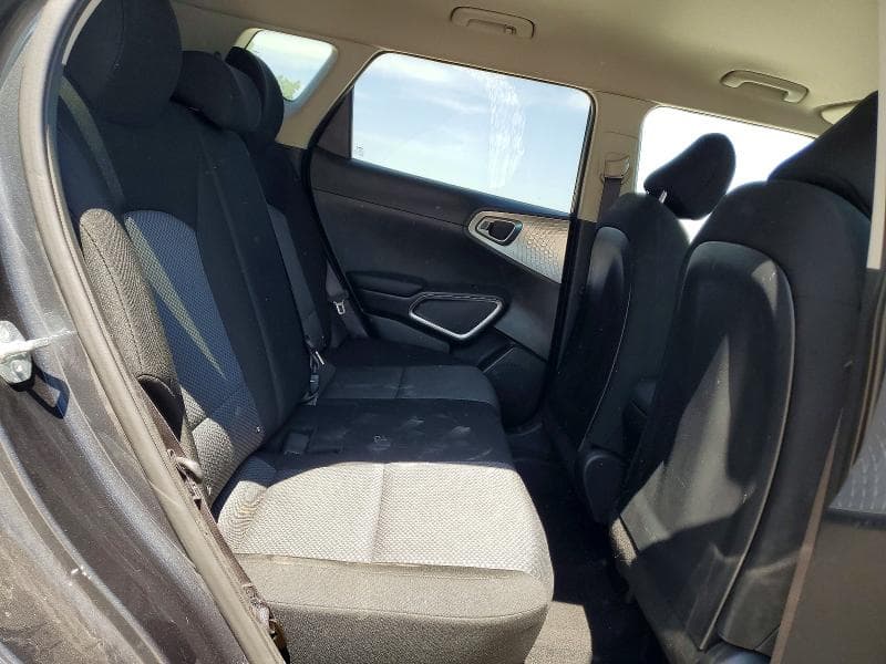 2023 KIA SOUL LX 10