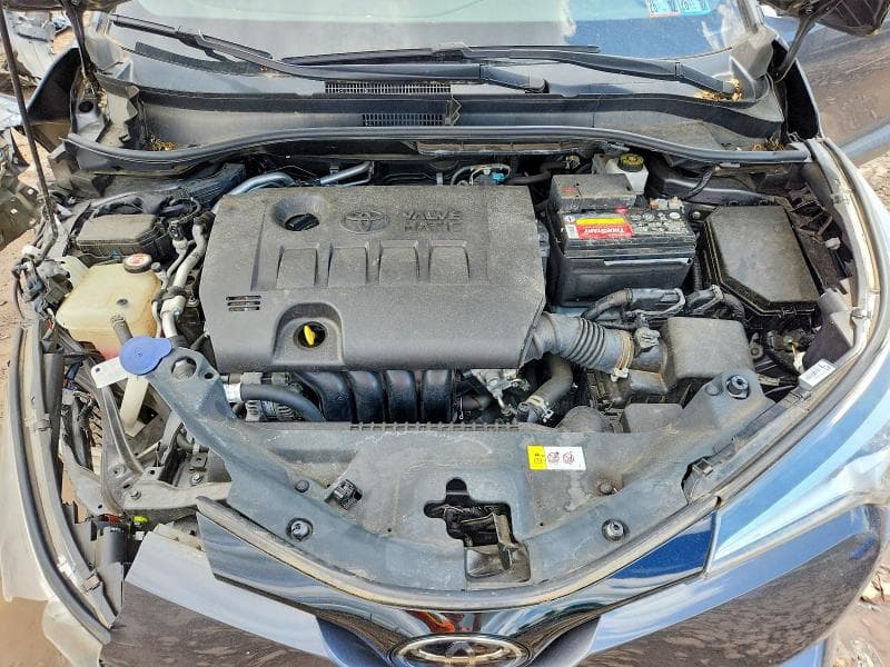 2018 TOYOTA C-HR XLE 12