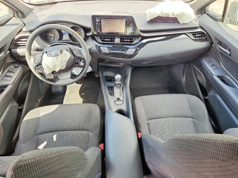 2018 TOYOTA C-HR XLE 8