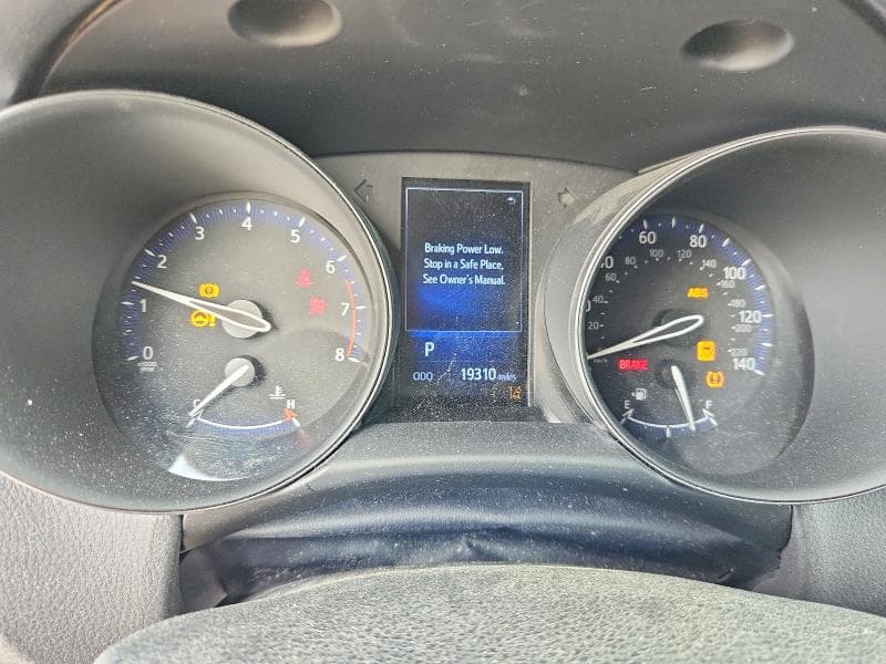 2018 TOYOTA C-HR XLE 9