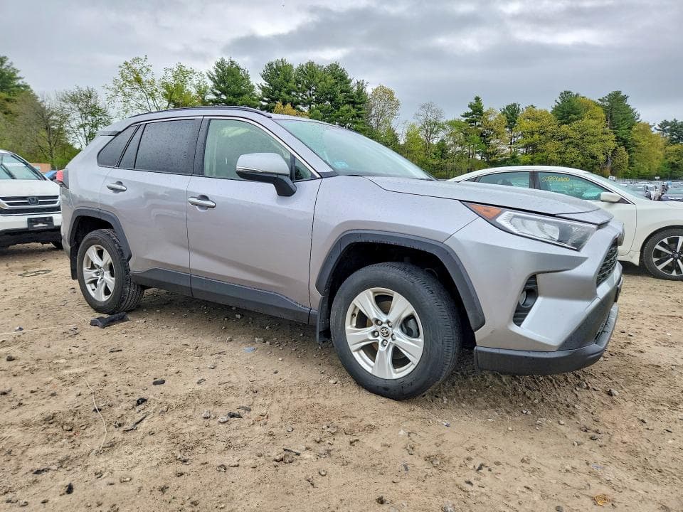 2020 TOYOTA RAV4 XLE XLE 4