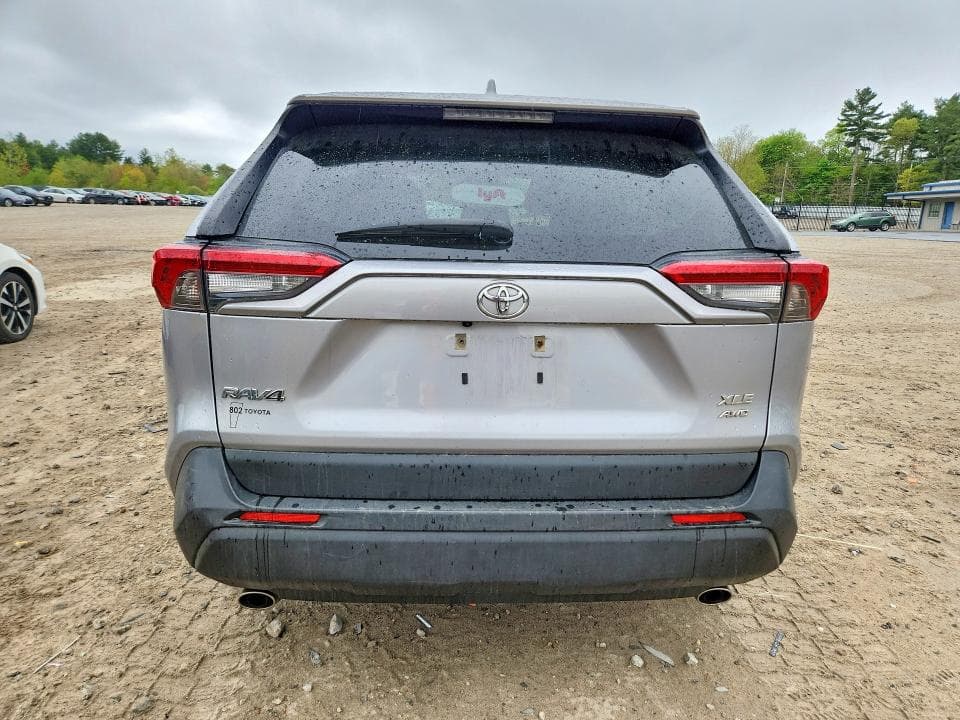2020 TOYOTA RAV4 XLE XLE 6