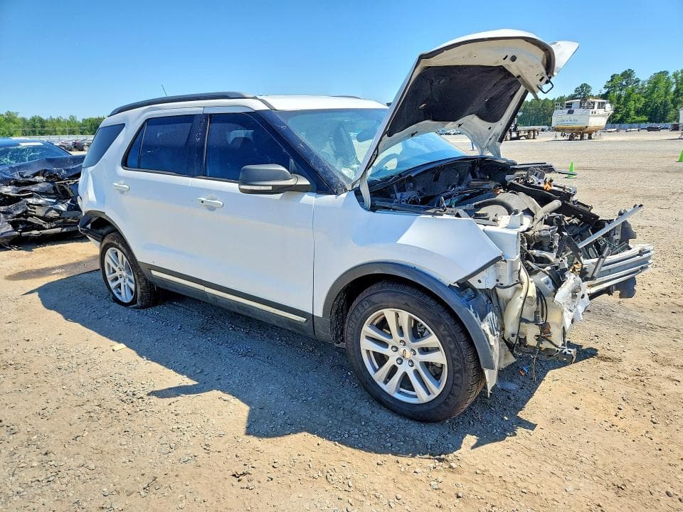 2019 FORD EXPLORER XLT 4