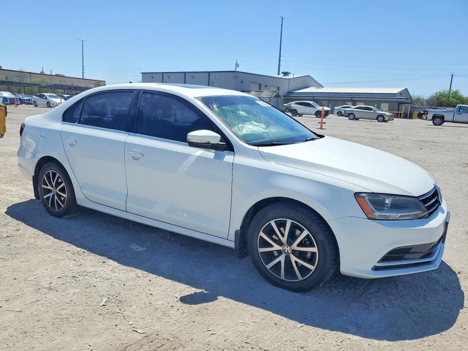 2017 VOLKSWAGEN JETTA SE 4